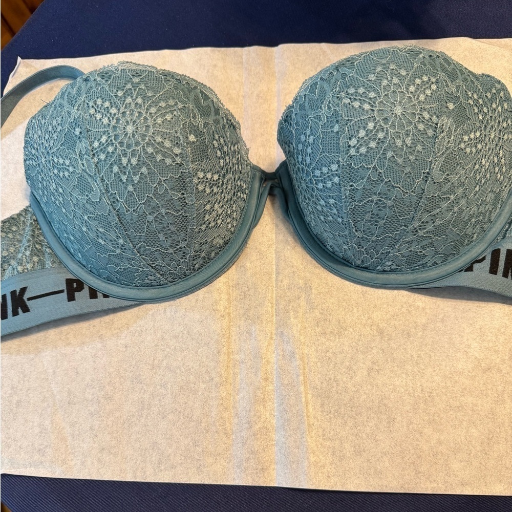Victoria Secret 34D Date Push Up Bra With Lace Overlay Wired  In EUC Fast Ship